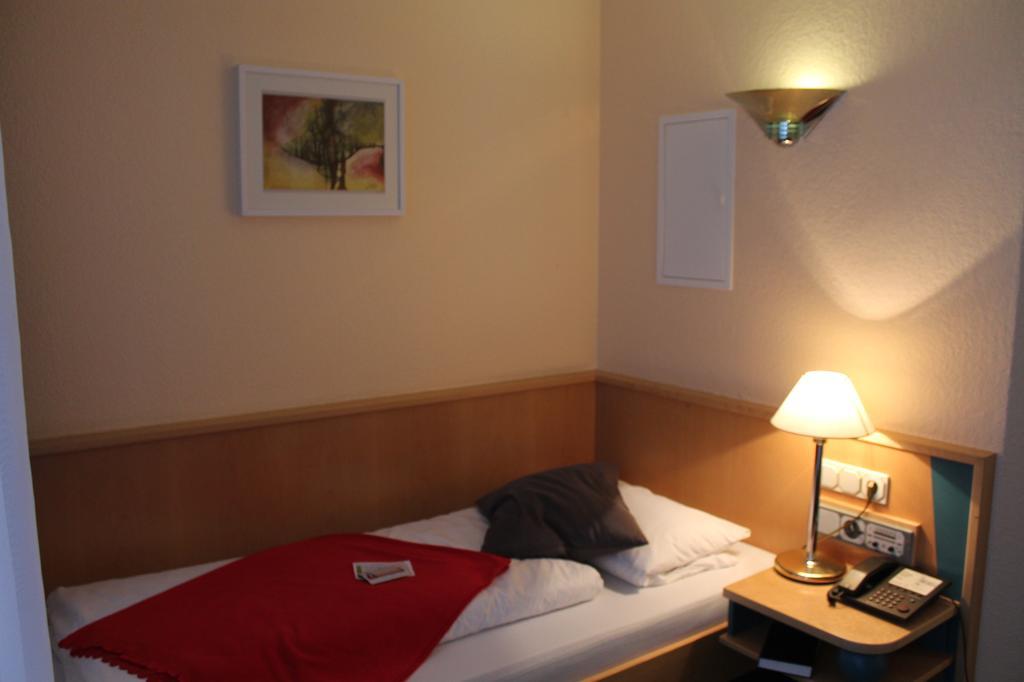 Hotel An Der Stadtmauer Muehlhausen  Room photo